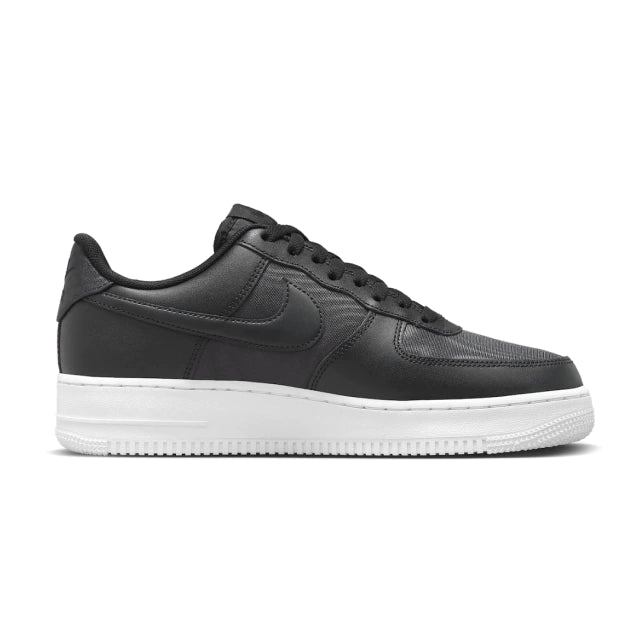 Tênis Nike Air Force 1 Black Sola white