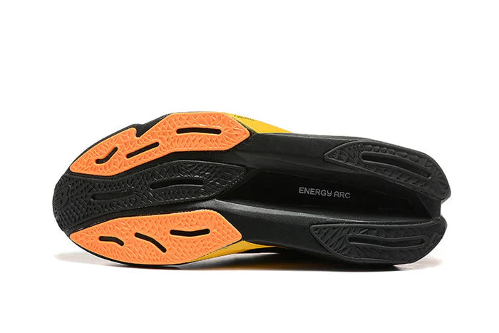 Tênis New Balance Fuelcell Supercomp Elite V4 - Preto/Laranja