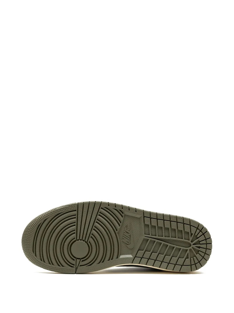 Tênis x Travis Scott Air Jordan 1 Low OG “Olive”
