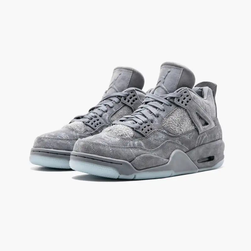 Tênis Air Jordan 4 x KAWS Retro Cool Grey